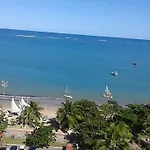 APART NO EDIF NEO BEIRA MAR DE PAJUCARA fica na Rua Julio Plech Filho 60 CONSUMO ELETRICO É PAGO NO CKECK-OUT