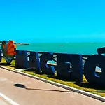 Excelente Quarto e Sala na Ponta Verde