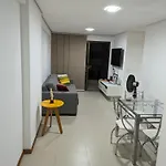 Moderno apartamento perto da praia