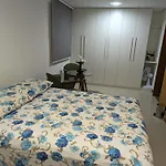 Moderno apartamento perto da praia