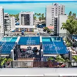 Luxo 710-Quarto E Sala Com Varanda De Frente Mar