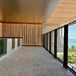 Predio De Alto Padrao De Luxo A Beira Mar!