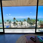 Predio De Alto Padrao De Luxo A Beira Mar!
