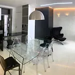 Apto 3 Quartos I Alto Padrao I 250M Da Praia I Piscina I Garagem