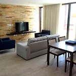 Wave Suites Hotel