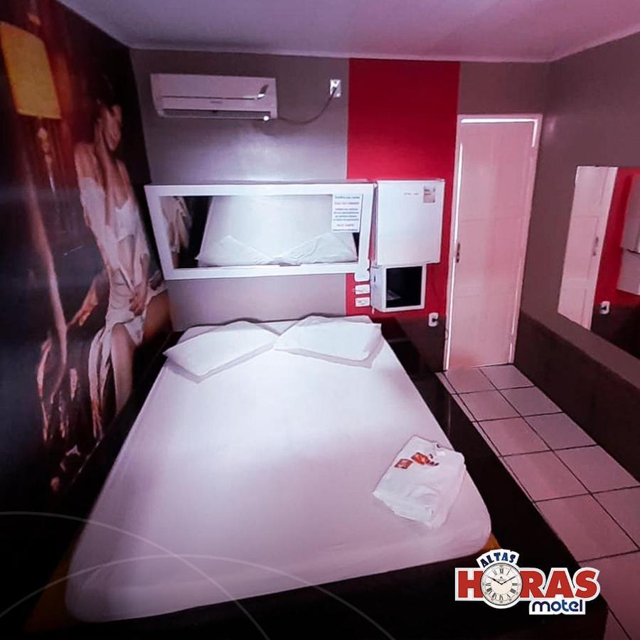 Altas Horas Hotel do amor