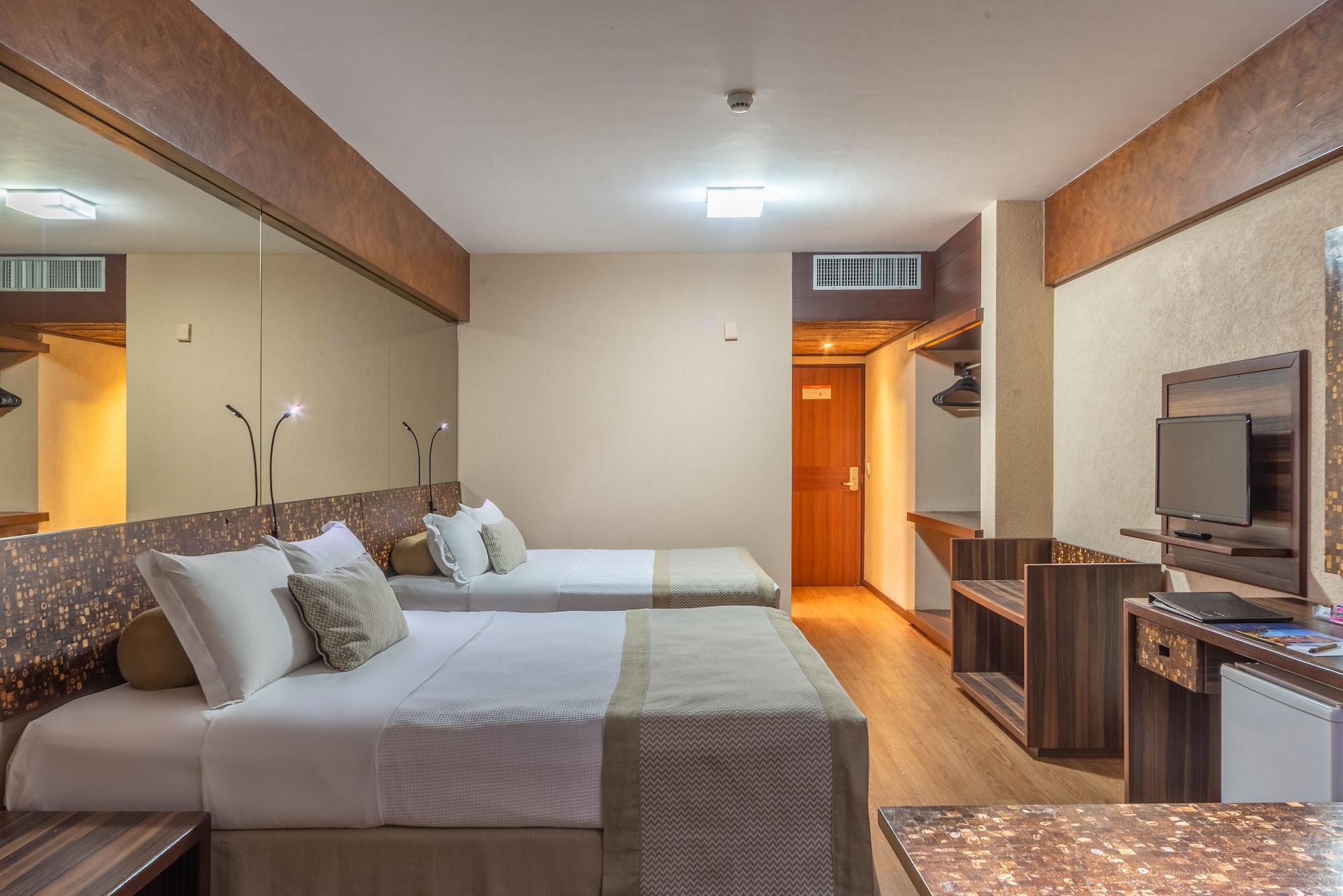 Hotel Ritz Lagoa Da Anta & 5*