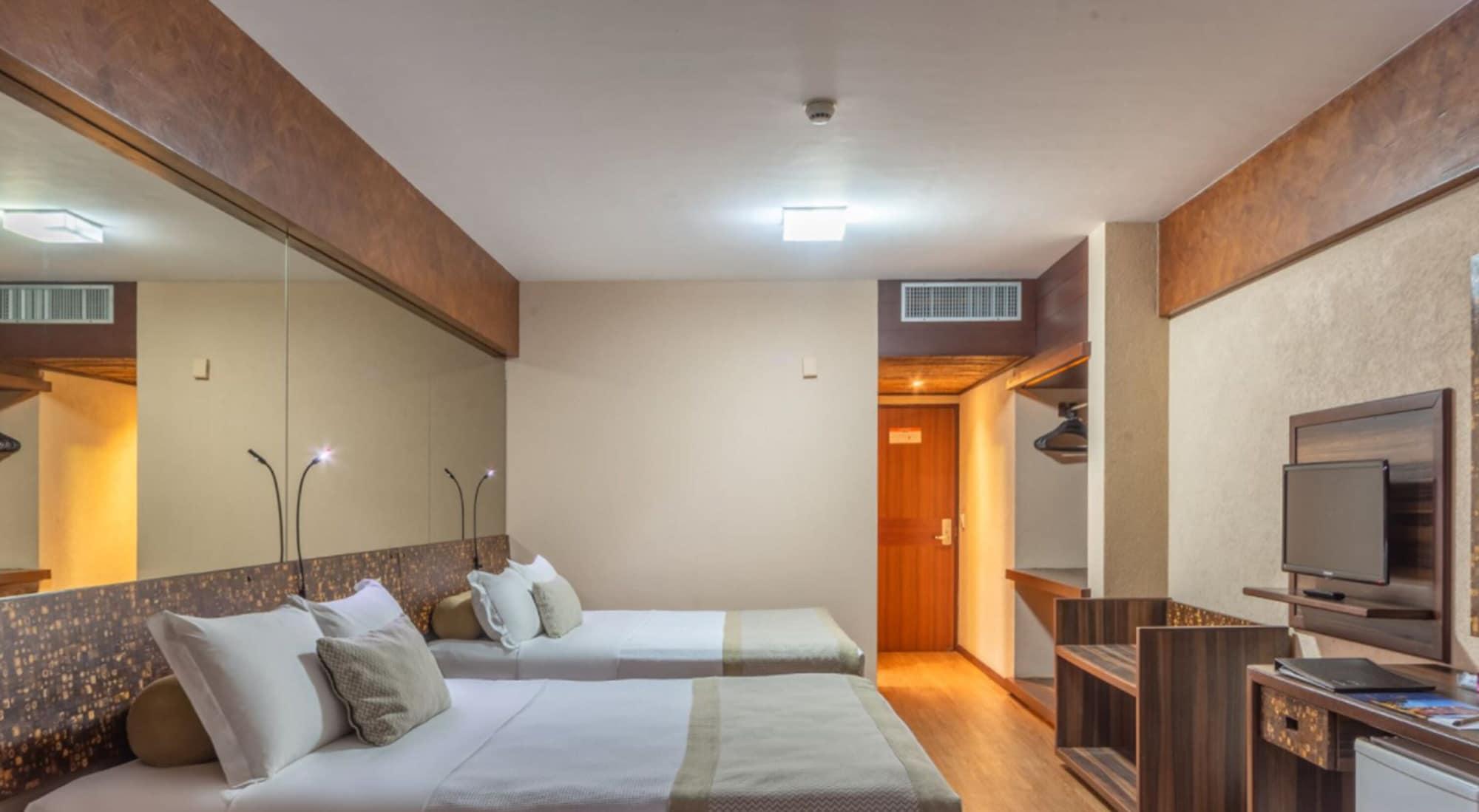 Ritz Lagoa Da Anta & Hotel 5*