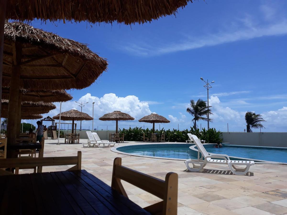 Com 2 Quartos De Frente O Mar