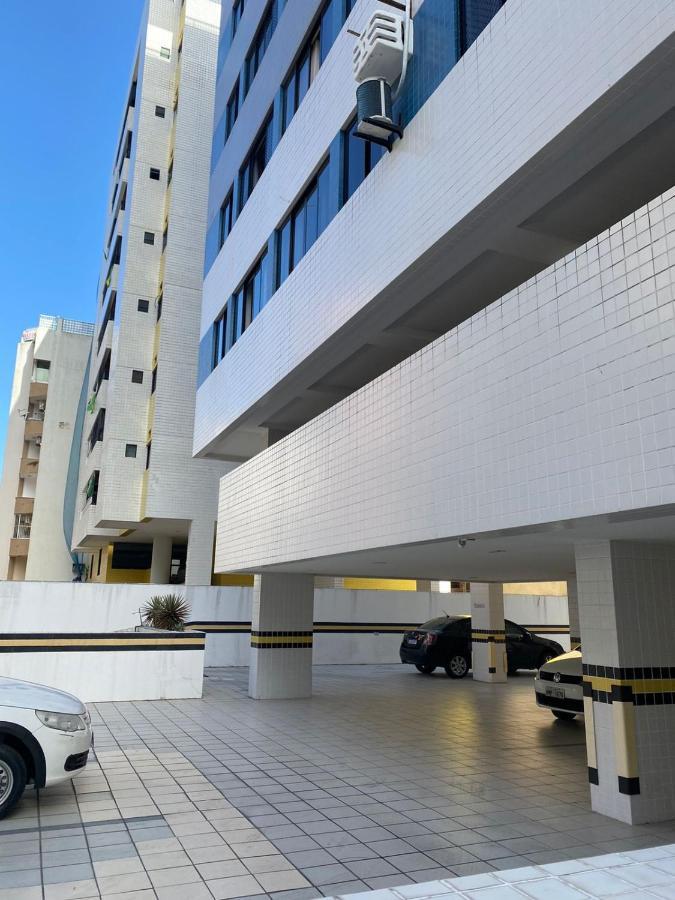 Apartamento Faca A Pe, Ponta Verde, Otima Localizacao