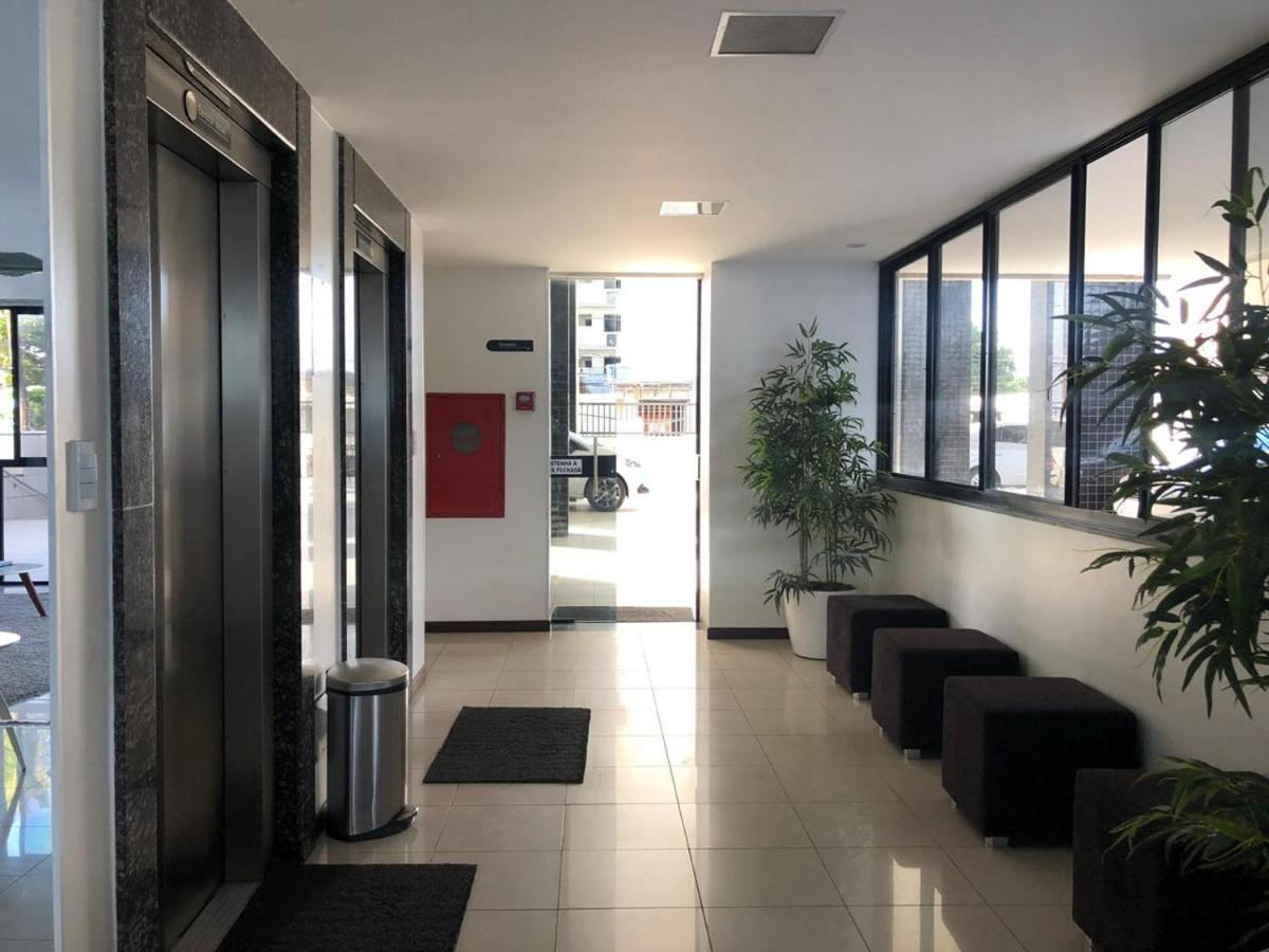 Apartamento Na Beira De Pajucara - Edificio Casa Bela - Aparamento Com 02 Quartos - Possui Varanda - Vista Lateral Do Mar- Avenida Doutor Antonio Gouveia 77-consumo Eletrico E Pago No Ckeck-out- 1 Kwh E 1,35 Reais - Tem Tela De Protecao Na Varanda E Janelas *
