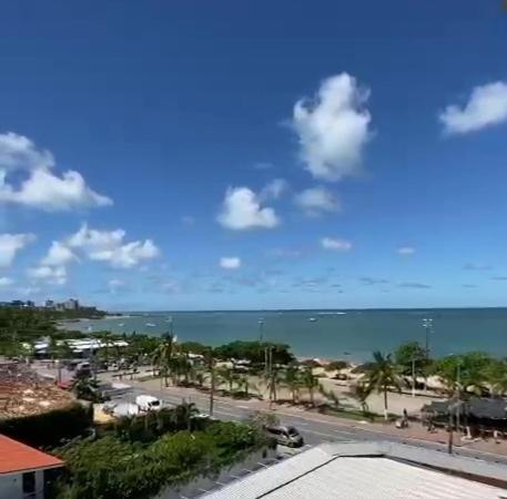 Apartamento Na Beira Mar Pajuçara: Beachfront With Lateral Sea View