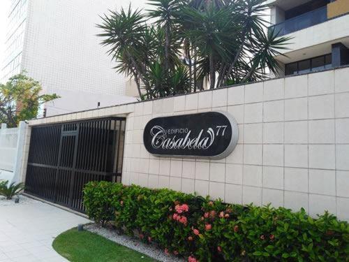 Na Beira De Pajucara - Edificio Casa Bela - Aparamento Com 02 Quartos - Possui Varanda - Vista Lateral Do Mar- Avenida Doutor Antonio Gouveia 77-consumo Eletrico E Pago No Ckeck-out- 1 Kwh E 1,35 Reais - Tem Tela De Protecao Na Varanda E Janelas * Maceió