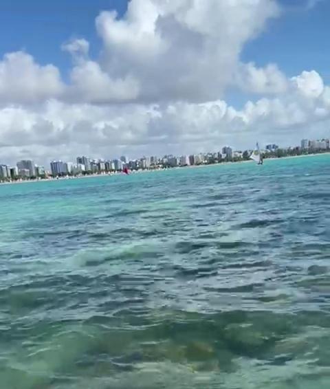 Na Beira Mar Pajuçara: Beachfront With Lateral Sea View Apartamento *