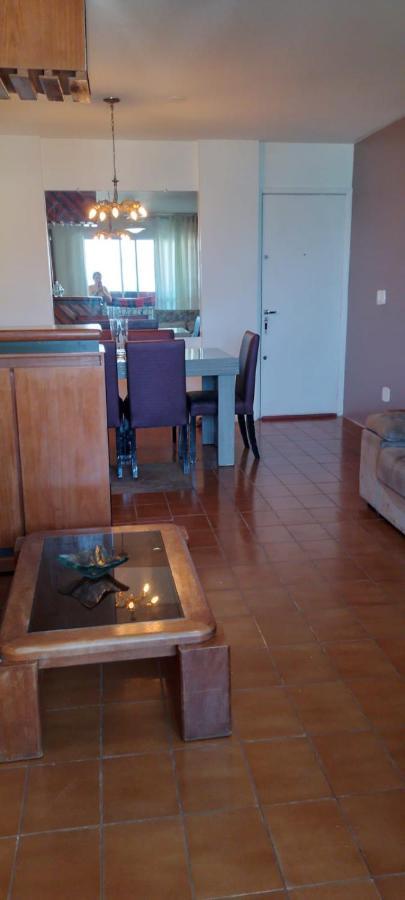 Apto 3 Quartos Confortavel Na De Pajucara Apartment