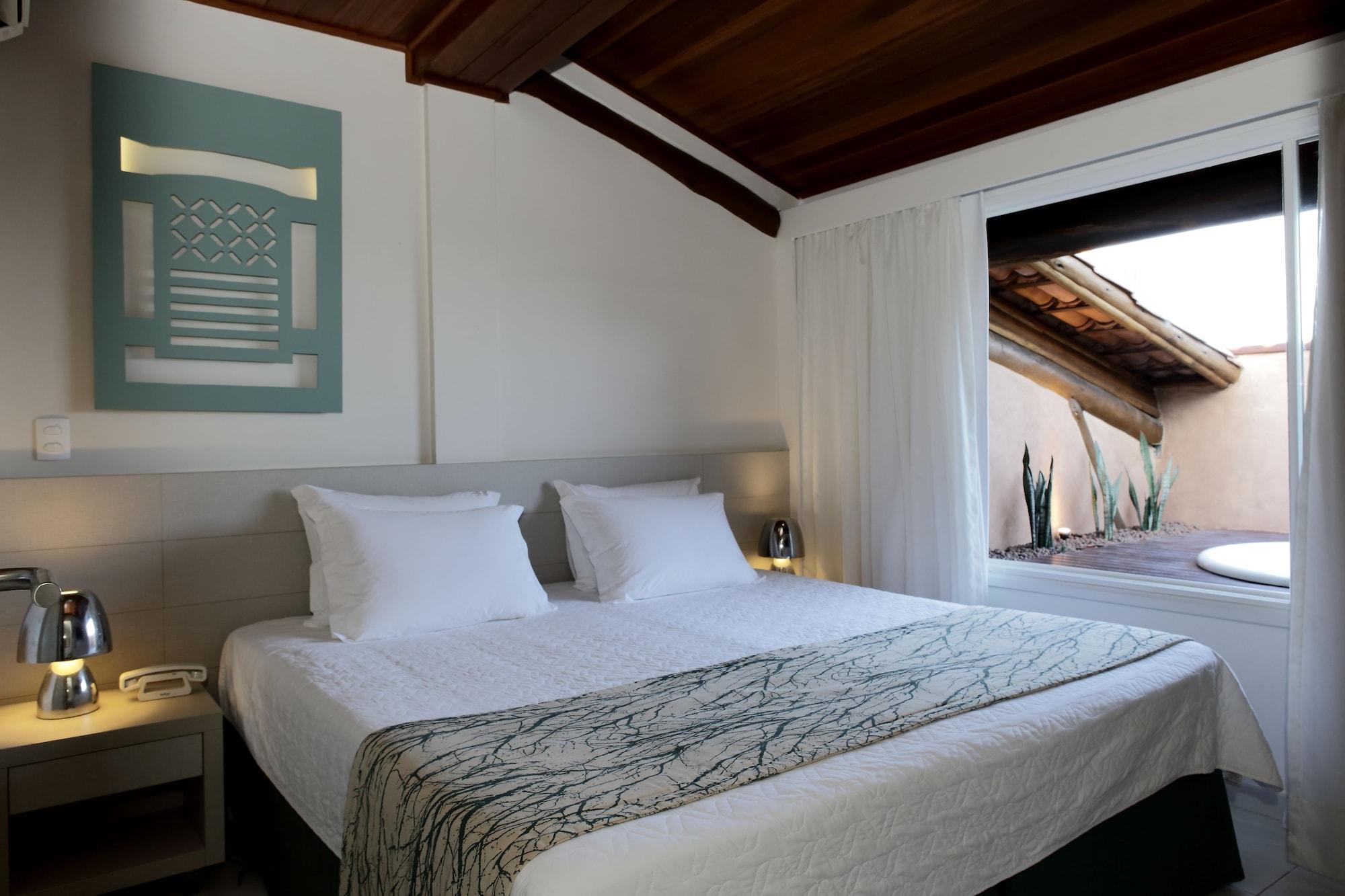 Ponta Do Frances Hotel