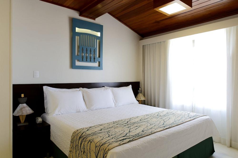 Hotel Ponta Do Frances 4*