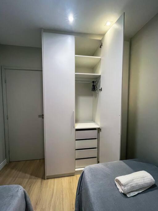 Beira Mar De Maceio, Todo Renovado, 2 Quartos/2wc *