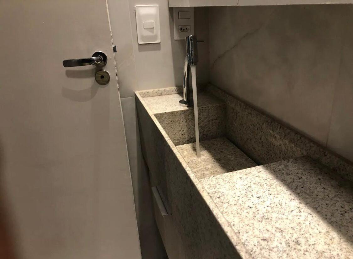 Apartment Exclusivo Tres Quartos Na De Ponta Proximo Ao Mar - Apto 802