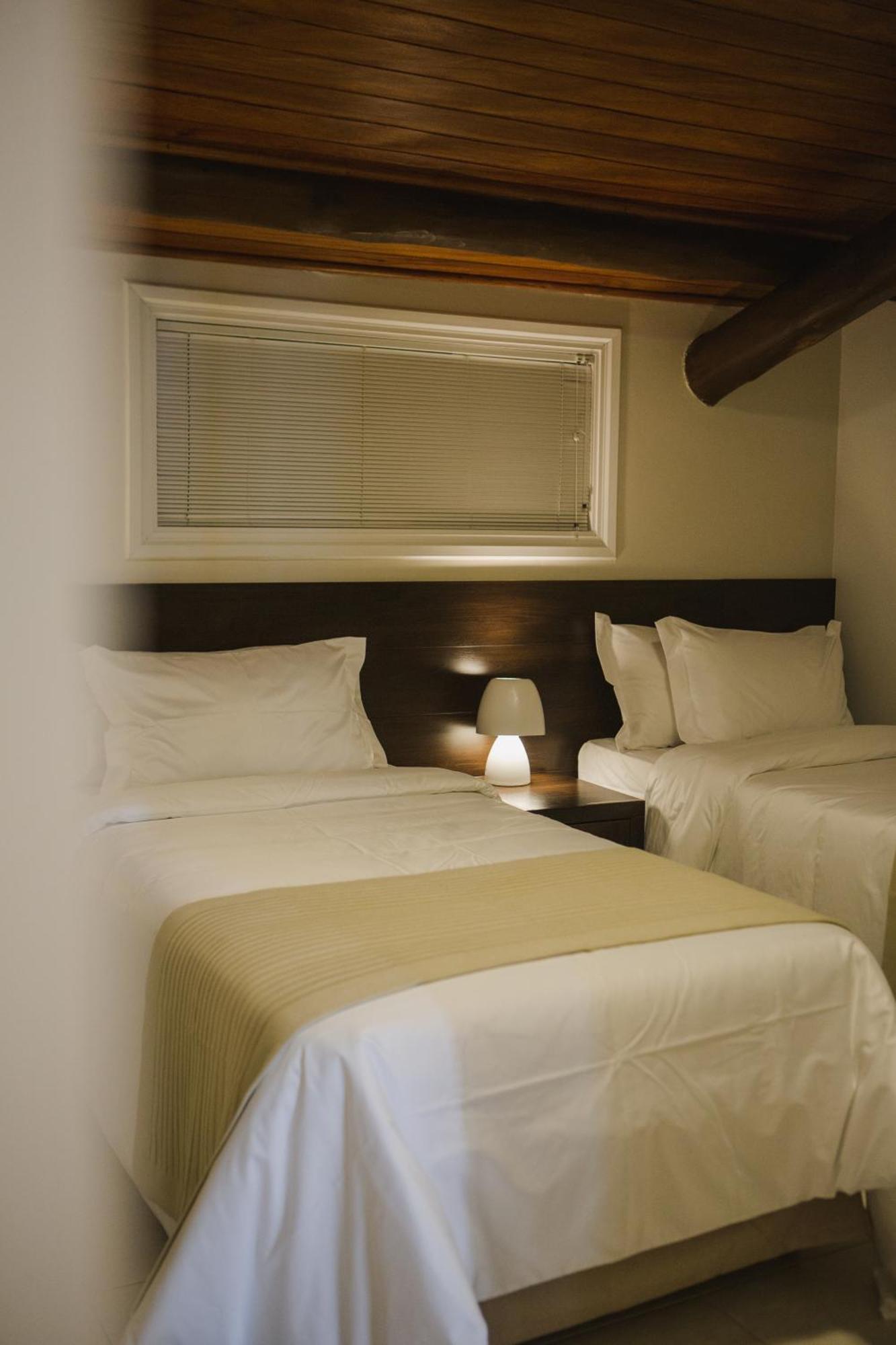 Ponta Do Frances Hotel