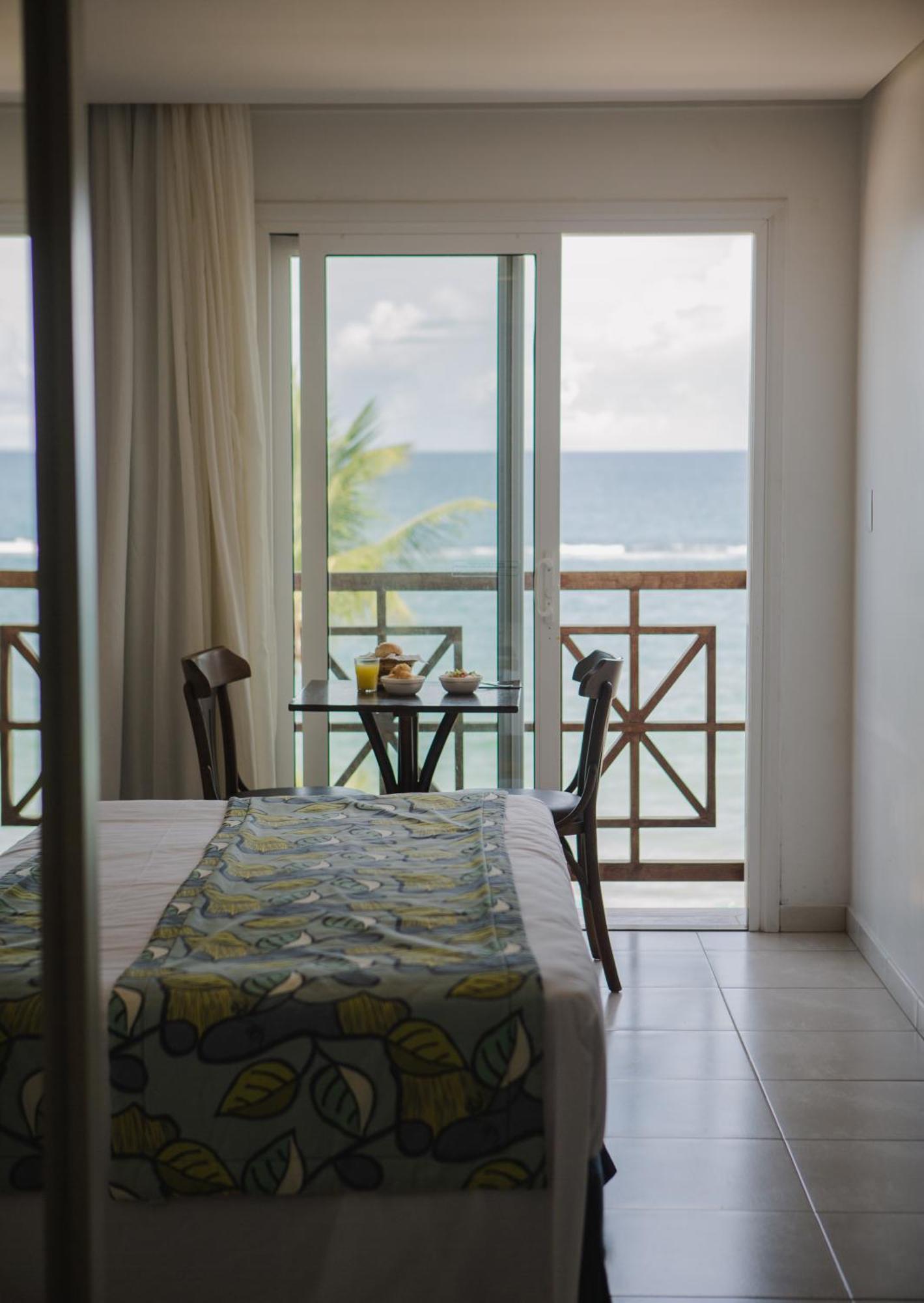 Ponta Do Frances Hotel