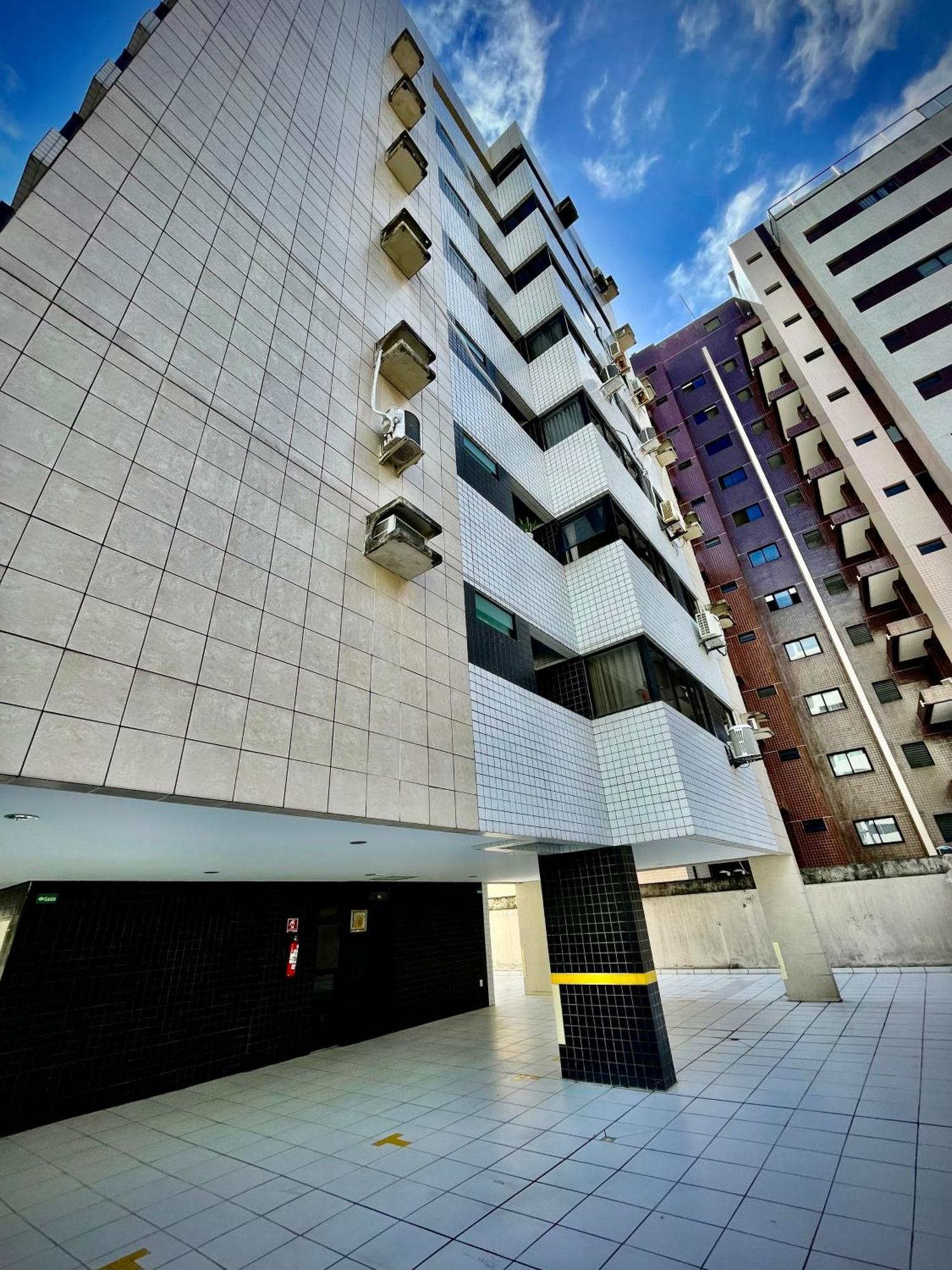 Luxo Com Piscina Em Ponta