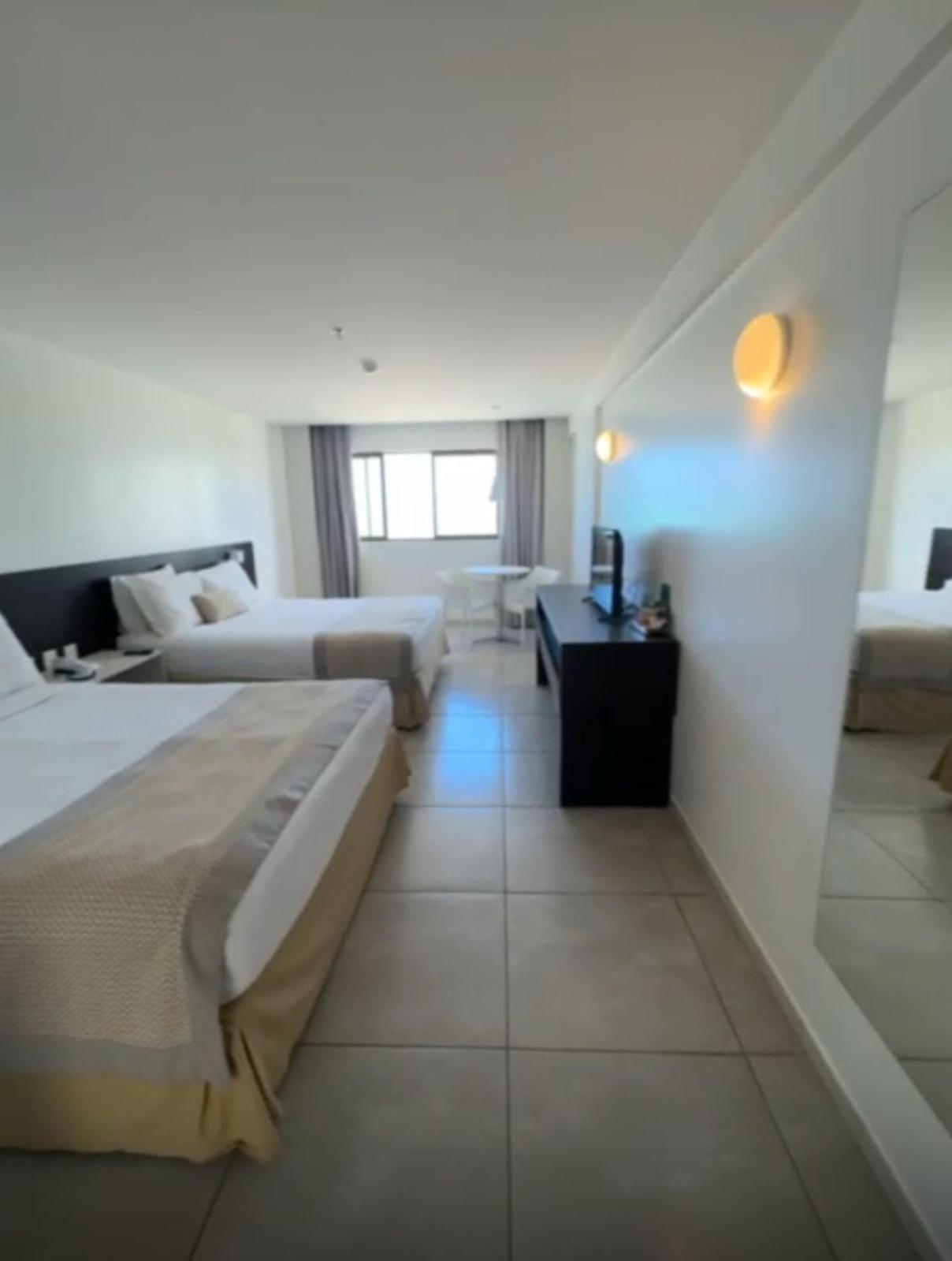 Flat No Ritz -729 Hotel