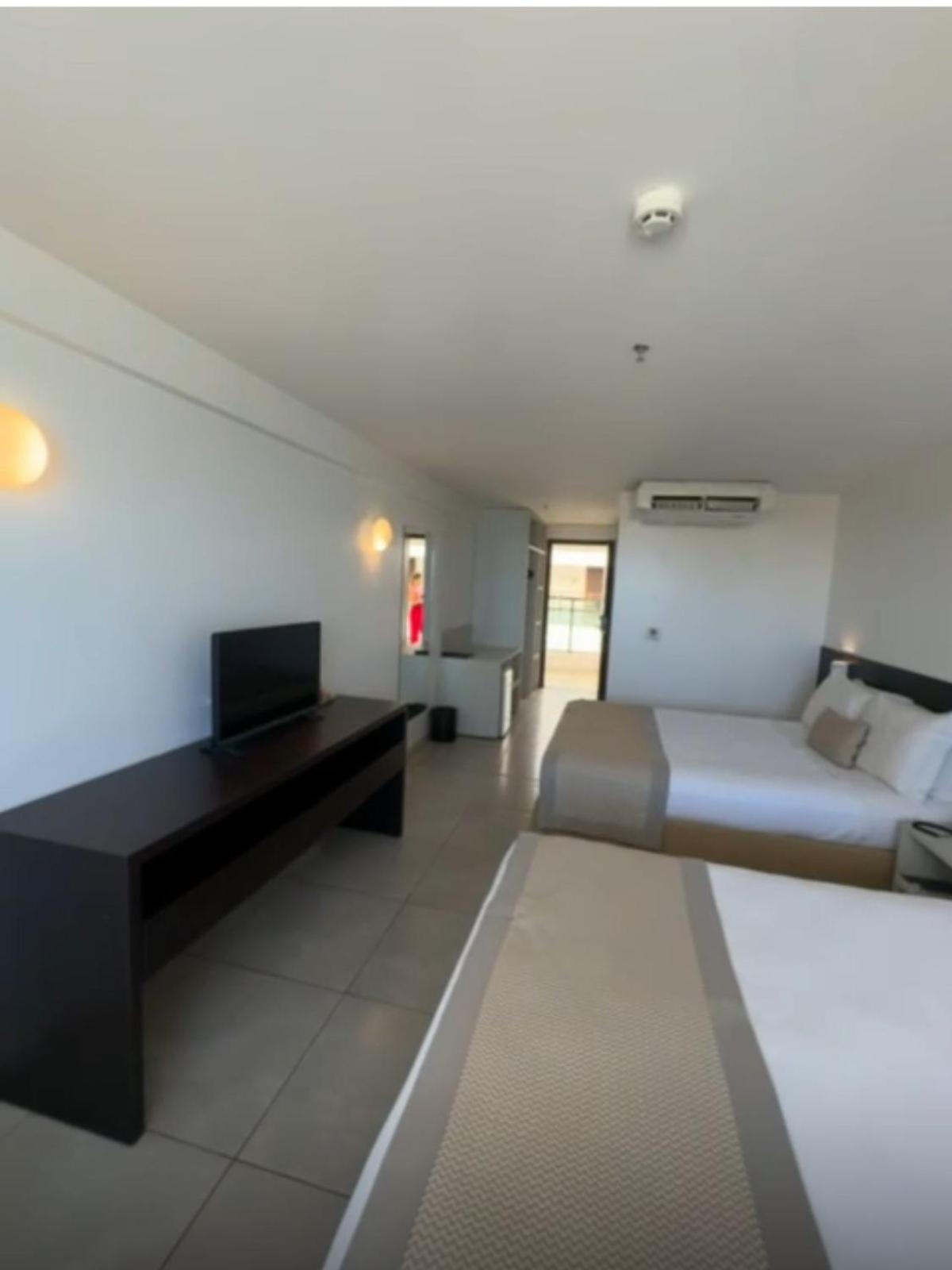 Flat No Ritz -729 Hotel 4*