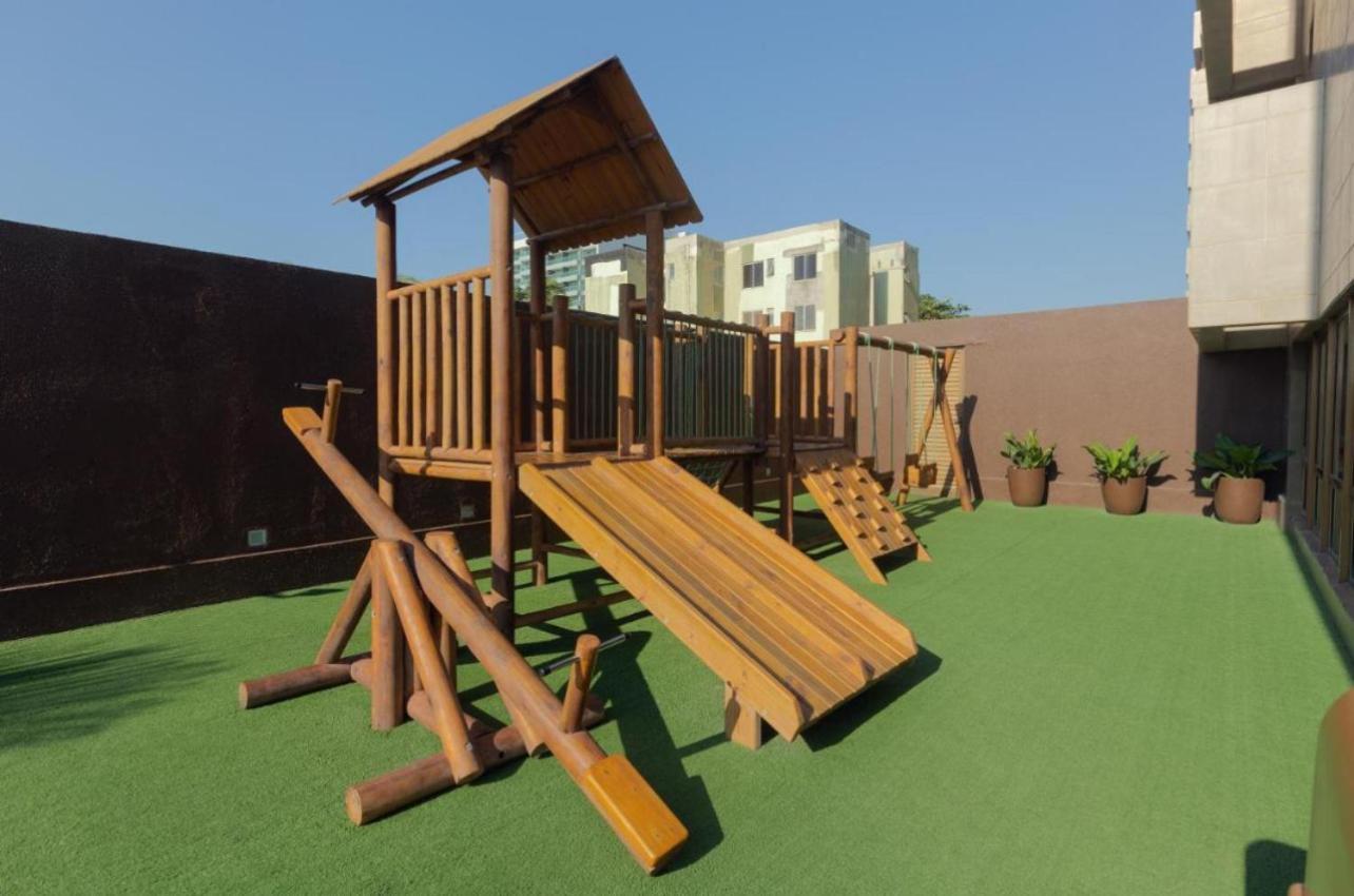 Flat No Ritz -729 Hotel 4*