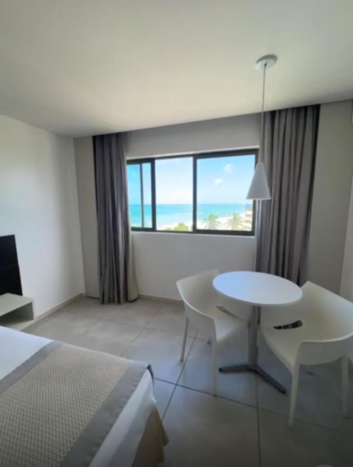 Flat No Ritz -729 Hotel 4*