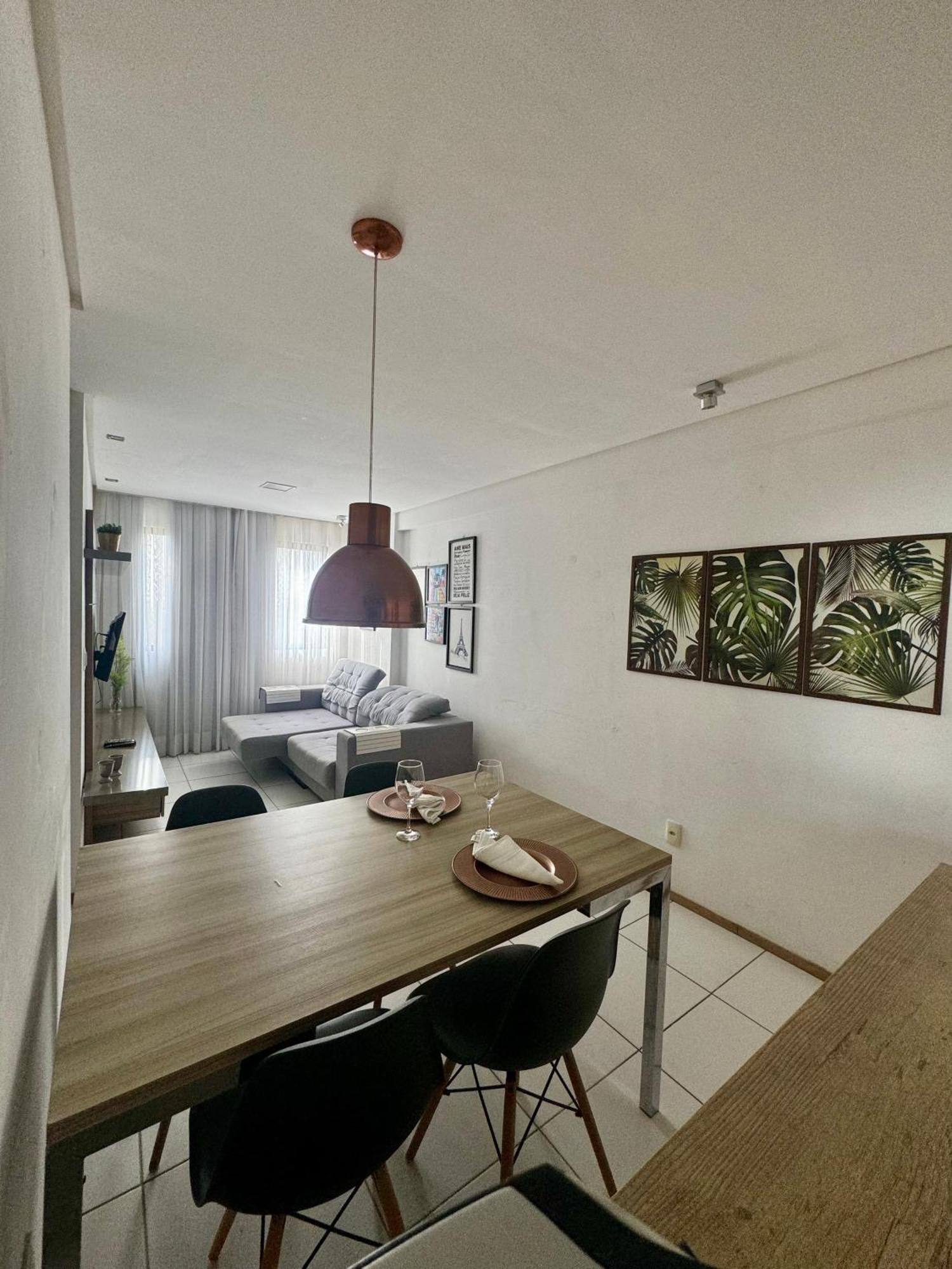Apartamento 2 Quartos A 4 Minutos Do Mar De *