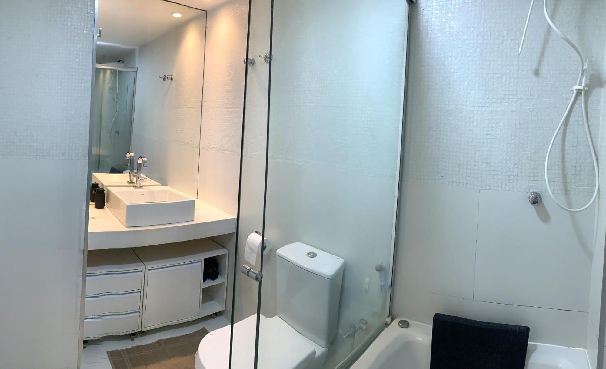 Apto 3 Quartos I Alto Padrao I 250m Da I Piscina I Garagem
