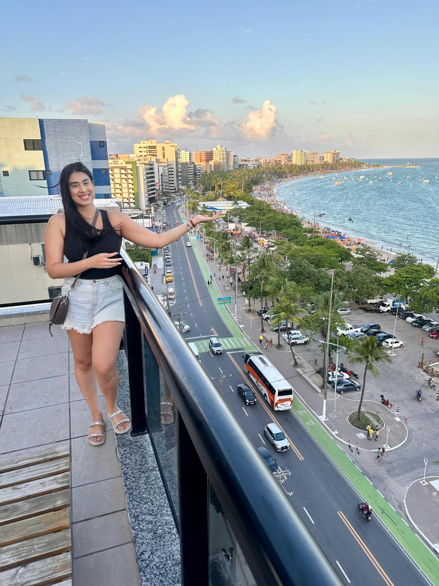 Do Apto Tem-Se Uma Bela Vista Do Mar De Pajucara Neo 2 Qts 2Garar - Adm Nutelss