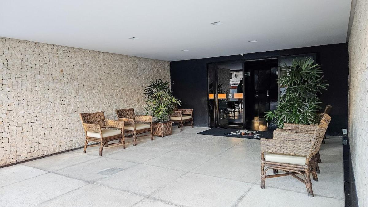 Apartamento Ape Com Localizacao Estrategica Na Ponta Verde! *