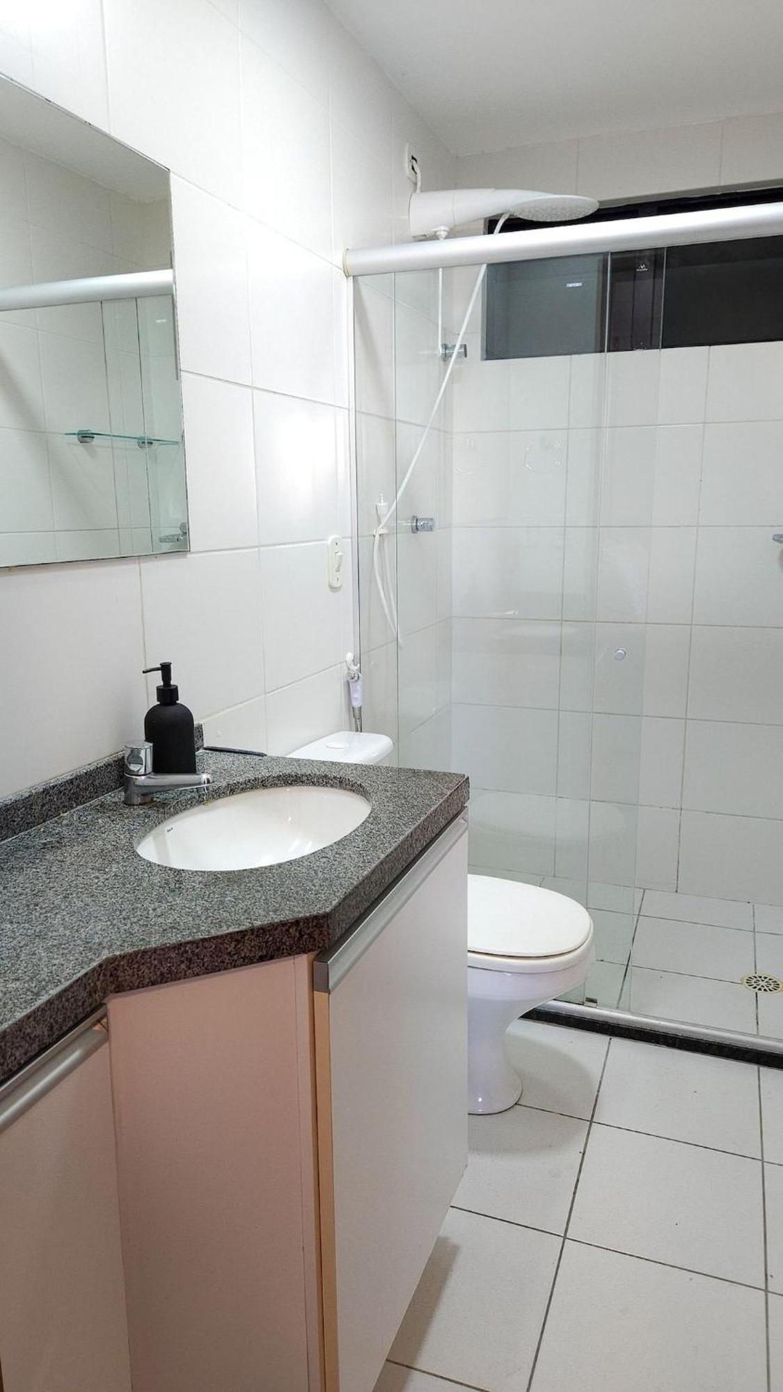 Apartamento Ape Com Localizacao Estrategica Na Ponta Verde!