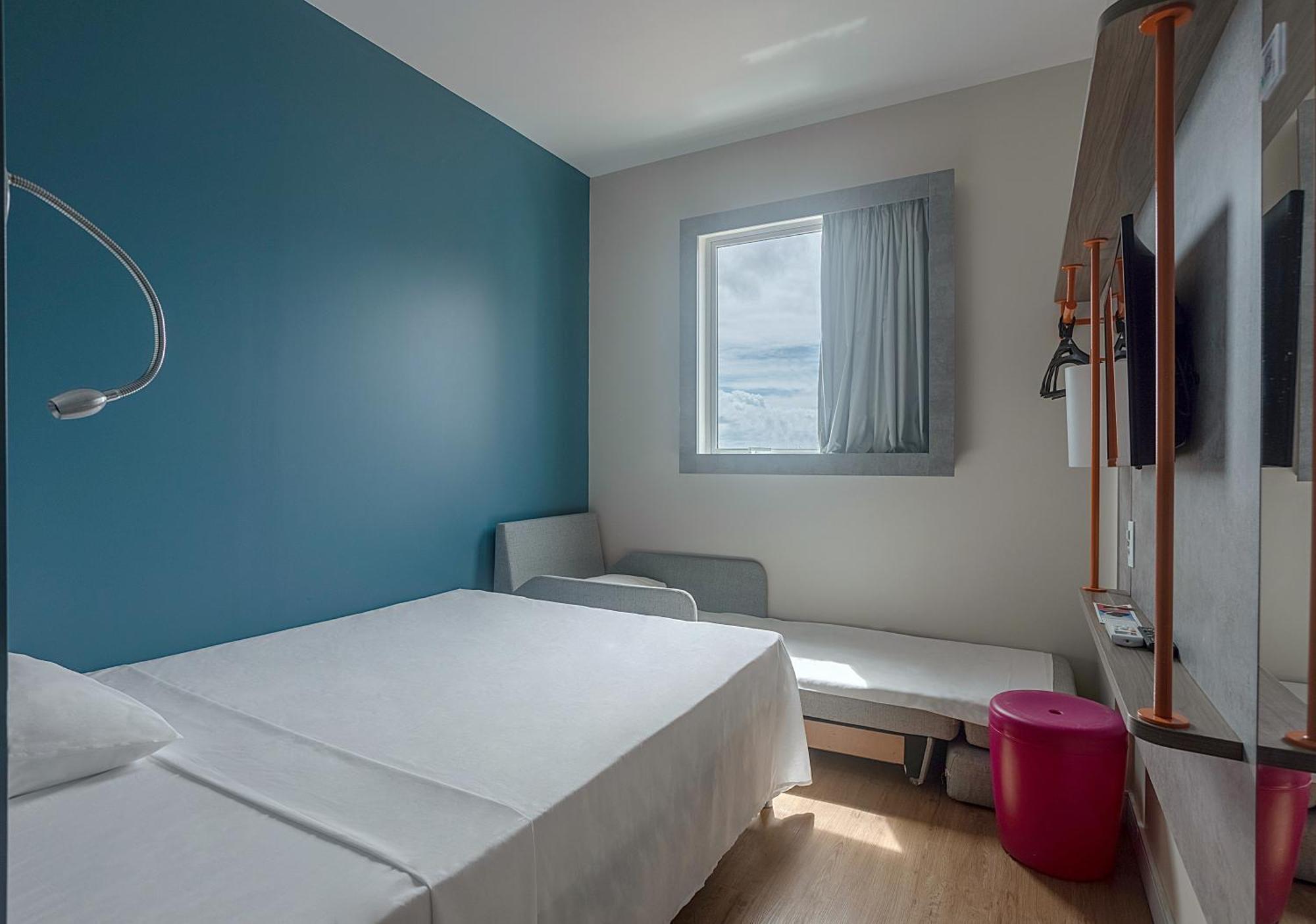 Ibis Budget Pajucara 2*