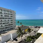 EUAMOTEMPORADA Apt 603, 1ª Quadra da Praia de Ponta Verde, Wifi 500 megas, TV a Cabo, Cama Queen, Máquina de Lavar, Garagem