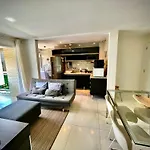 BEIRA MAR com AR e COZINHA COMPLETA perfeito HOME OFFICE