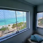 Apto 901 - Dois quartos à beira na praia de Pajuçara em Maceió com linda vista