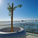 Apartamento 2 Quadra Mar,Academia, Piscina No Topo