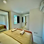 BEIRA MAR com AR e COZINHA COMPLETA perfeito HOME OFFICE