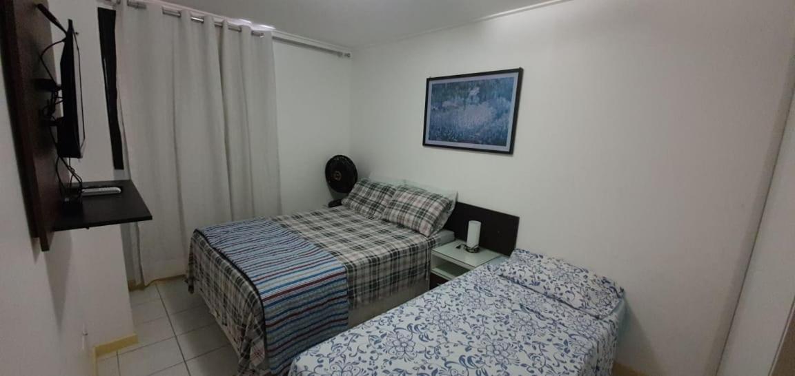 Na Beira Mar: Oceanfront With Lateral Sea View Apartamento