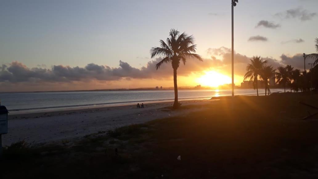Apto Na Ponta Verde, Proximo A Pontos Turisticos E As Belas Praias De Apartamento Maceió
