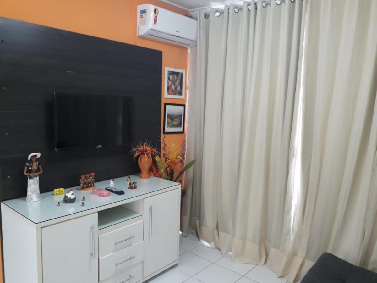 Na Beira Mar De Pajucara- Edif Neo- Apartamento Quarto E Sala - Possui Varanda- Vista Lateral Do Mar -rua Julio Plech Filho 60 Esquina Com Avenida Doutor Antonio Gouveia - Consumo Eletrico E Pago No Ckeck-out 1kwh E 1,35 Reias- Tem Tela De Protecao Apartamento