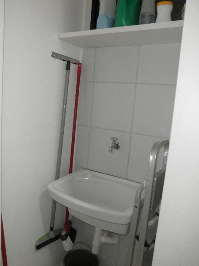 Na Beira Mar De Pajucara- Edif Neo- Apartamento Quarto E Sala - Possui Varanda- Vista Lateral Do Mar -rua Julio Plech Filho 60 Esquina Com Avenida Doutor Antonio Gouveia - Consumo Eletrico E Pago No Ckeck-out 1kwh E 1,35 Reias- Tem Tela De Protecao *