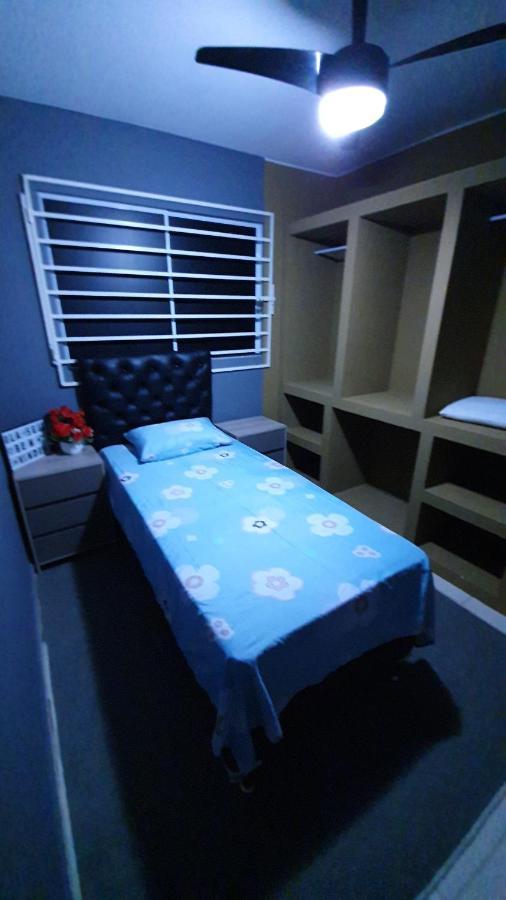 Hospedagem domiciliar Bedroom Airport