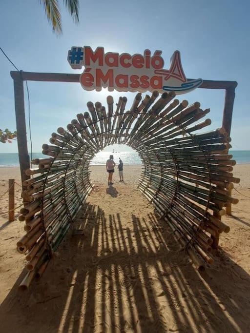 Encantador Na Beira-mar De Maceio (Alagoas)