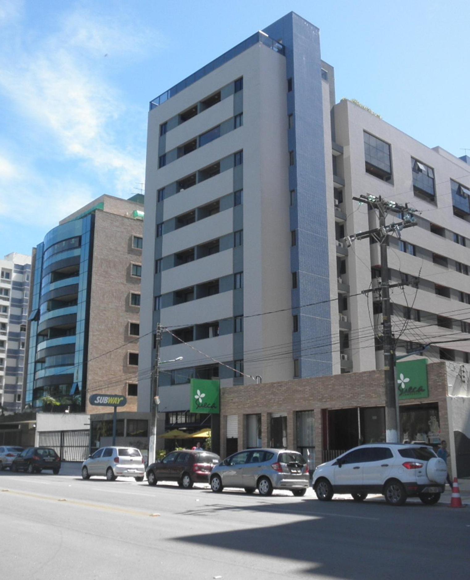 Na Beira Mar: Oceanfront With Lateral Sea View Apartamento