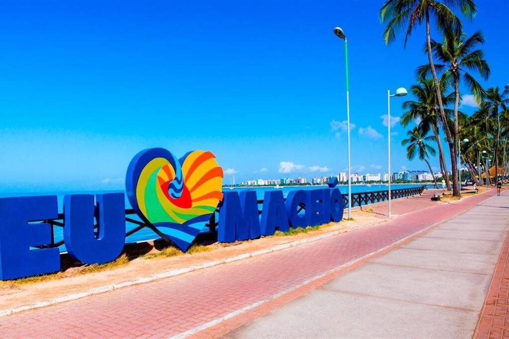 Ponta Verde: 50m Do Mar -apto Completo Wifi 500mb Maceió