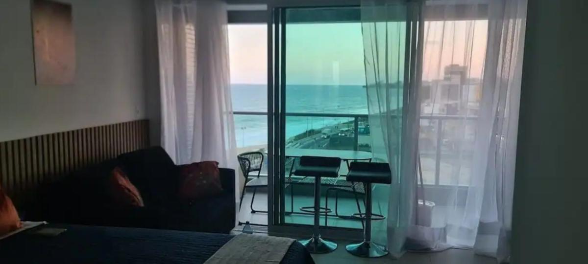 Frente Ao Mar Em